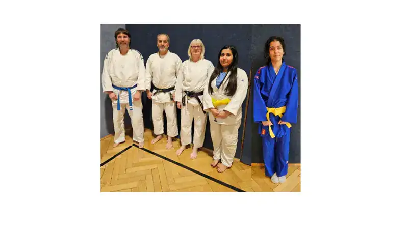 Trainer-Team Schüren: Koray, Frank (5. Dan), Ute (1. Dan), Sara, Panteha