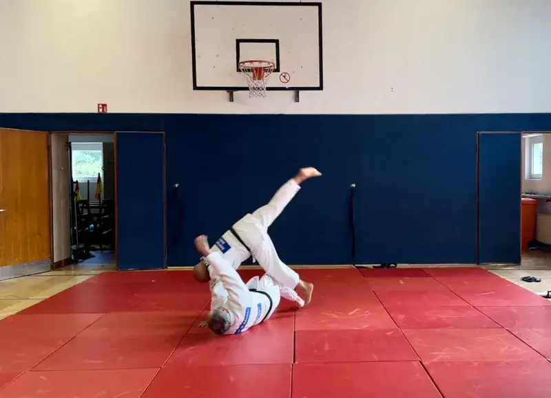 Judo-Training in der Halle, Mannschaftsbild